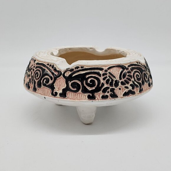 Peruvian Studio Pottery Ashtray Carved Ceramic Black Pink White Animal VTG - Picture 3 of 8